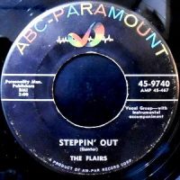 7 / THE FLAIRS / STEPPIN' OUT / ALADDIN'S LAMP
