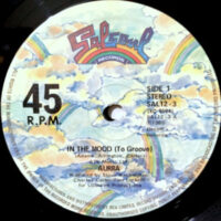 12 / AURRA / IN THE MOOD (TO GROOVE)